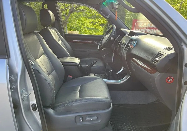 Toyota Land Cruiser cena 50900 przebieg: 243000, rok produkcji 2003 z Myślenice małe 92